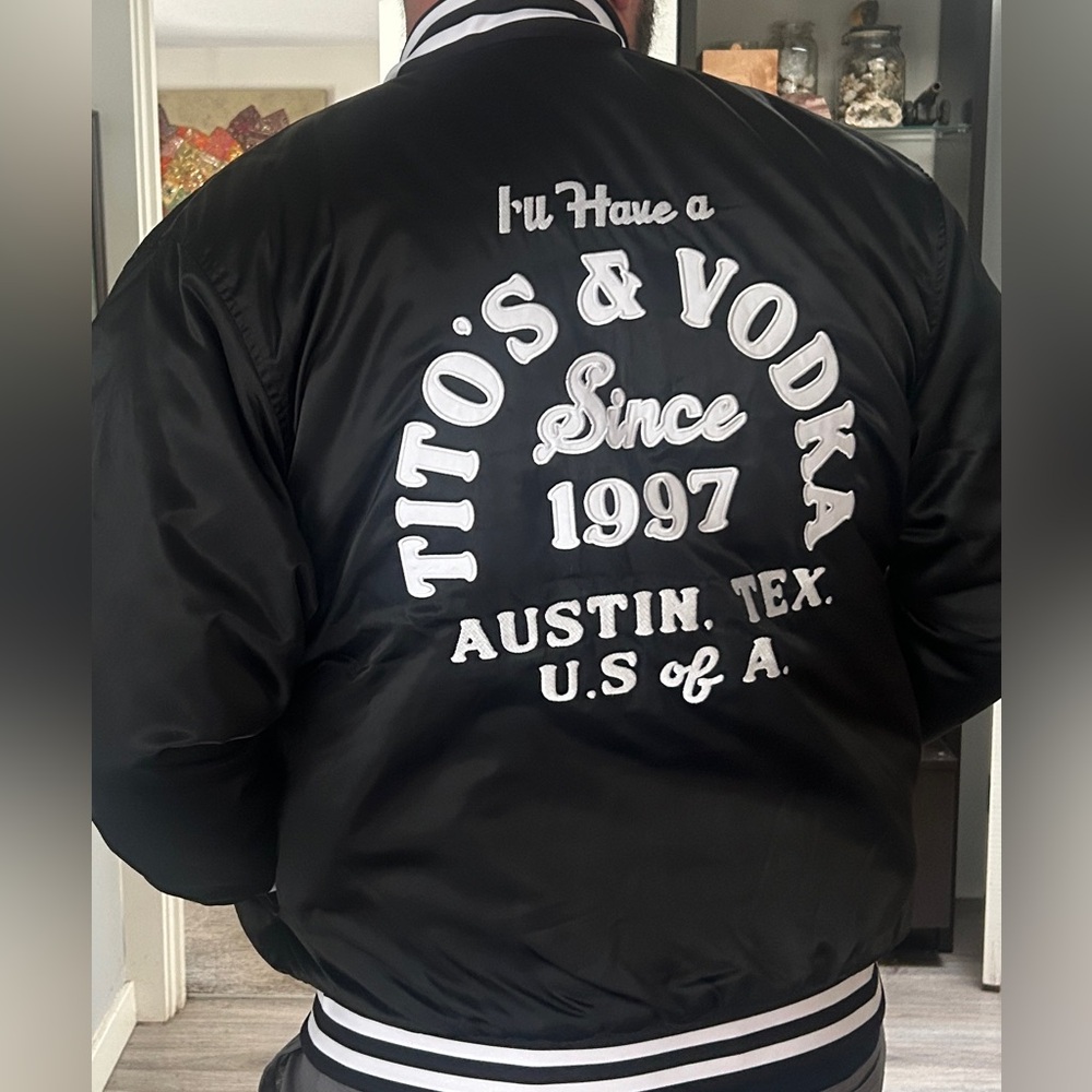 Titos Handmade Vodka Austin, Texas Tavern style Jacket Coat snap closure mens L